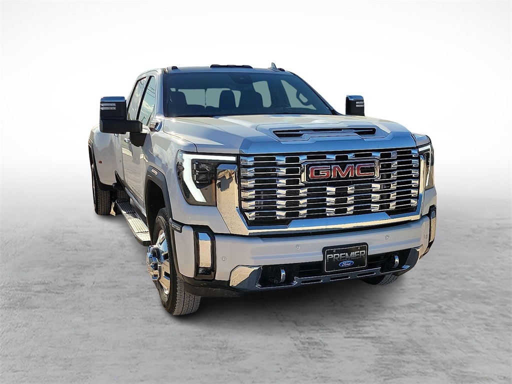 2024 Gmc Sierra 3500 HD Denali photo 2