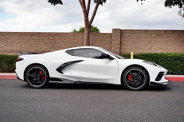 Used 2021 White Chevrolet Stingray image 6