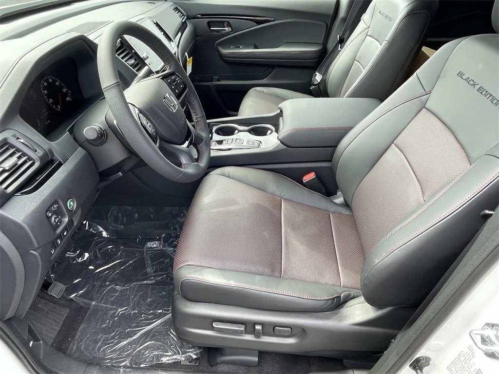 2025 Honda Ridgeline Black Edition photo 11