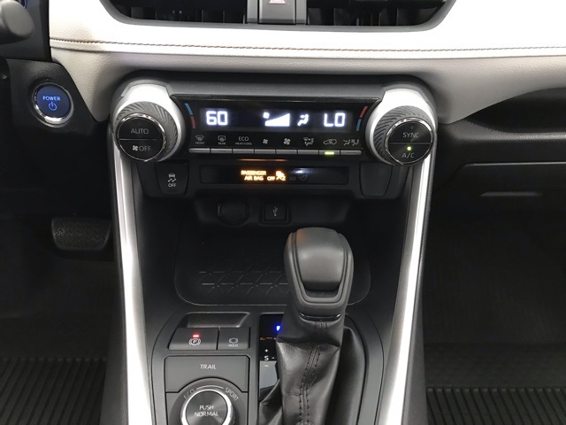 2020 Toyota RAV4 Hybrid XLE photo 15