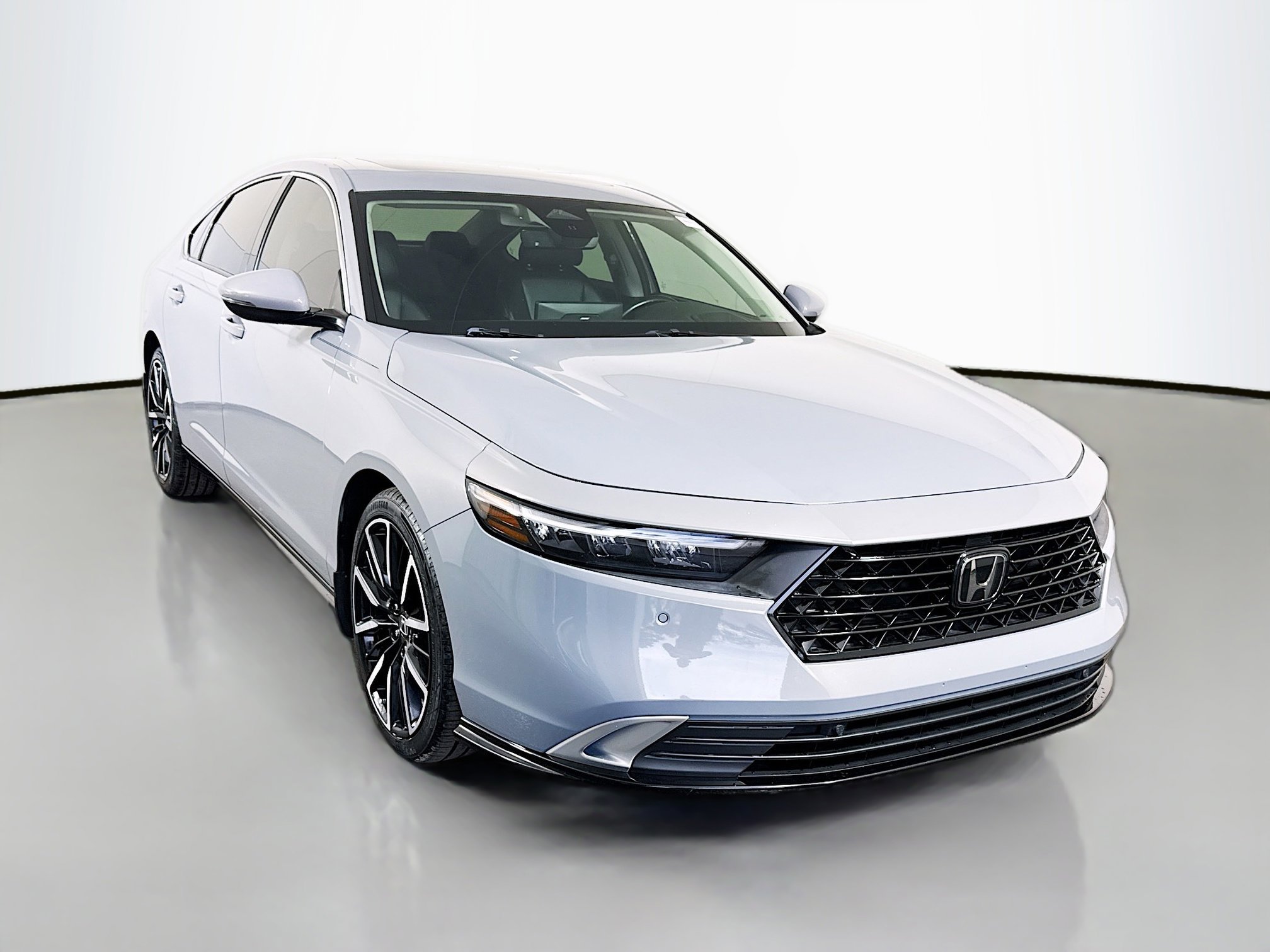 2023 Honda Accord Hybrid Touring's photo