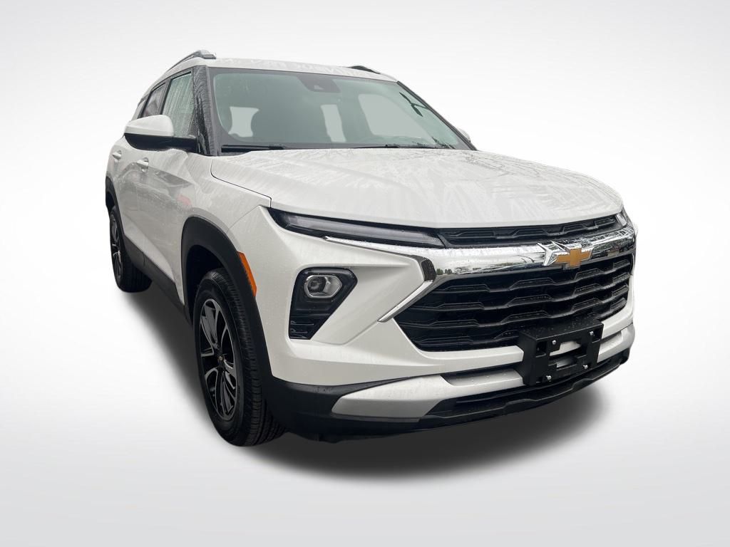 2024 Chevrolet Trailblazer LT photo 3
