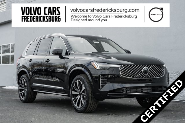 2025 Volvo XC90 Core's photo