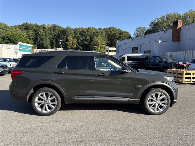 2022 Ford Explorer Platinum photo 3