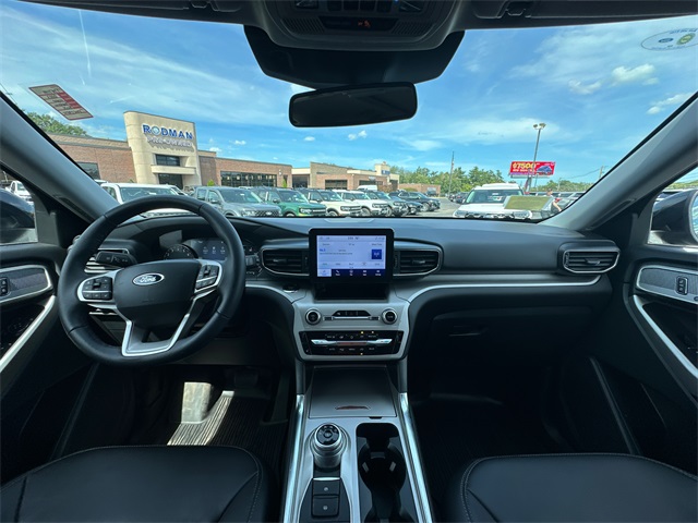 2023 Ford Explorer XLT photo 14