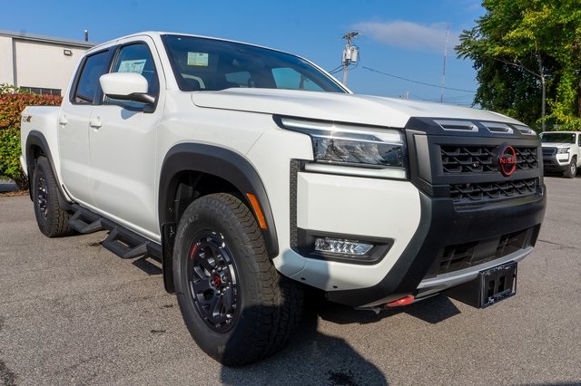2025 Nissan Frontier PRO-4X photo 4