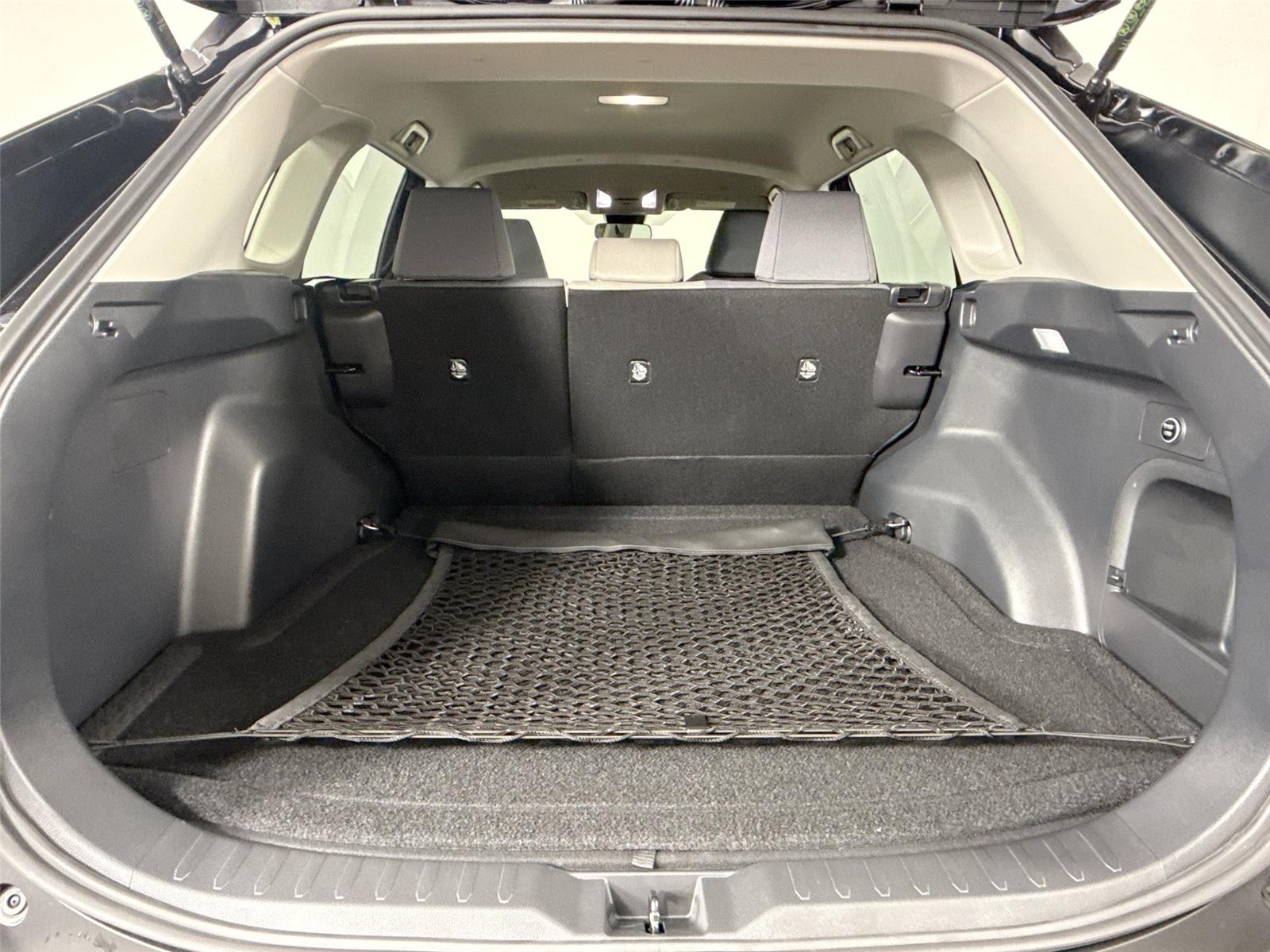 2025 Toyota RAV4 Hybrid XLE photo 30