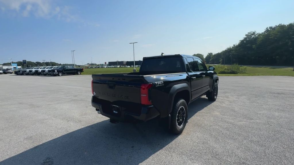 2025 Toyota Tacoma TRD Off-Road photo 8
