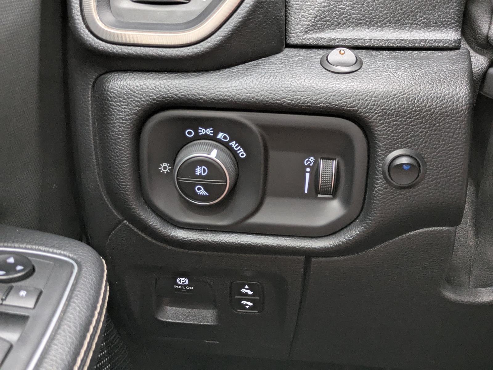 2020 Ram 1500 Rebel photo 27