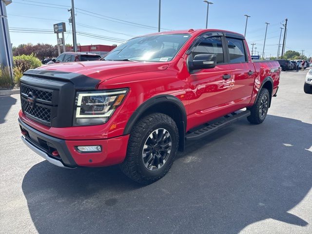 2021 Nissan Titan PRO-4X photo 4