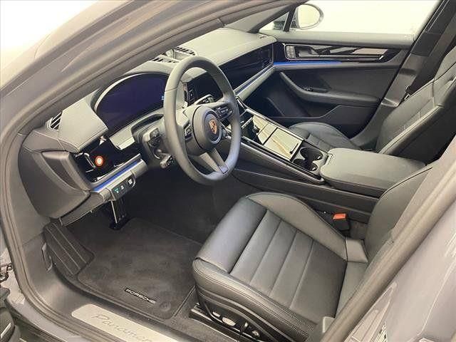 2025 Porsche Panamera 4 photo 4