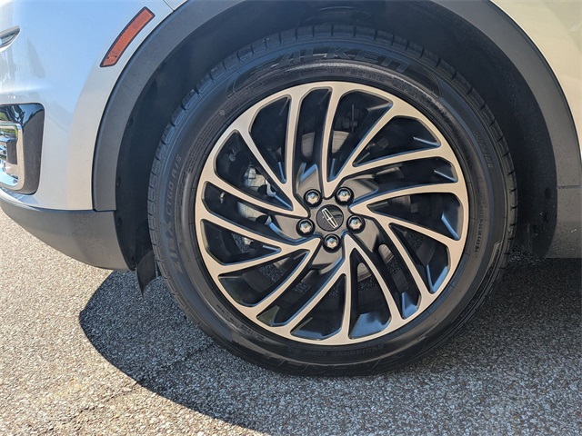 2019 Lincoln Nautilus Reserve photo 10