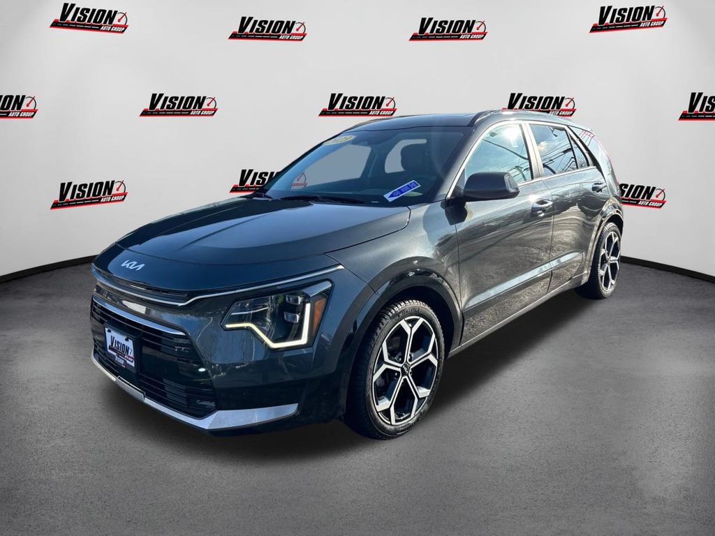 2023 Kia Niro SX Touring's photo