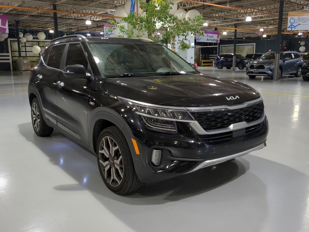 2022 Kia Seltos SX photo 3