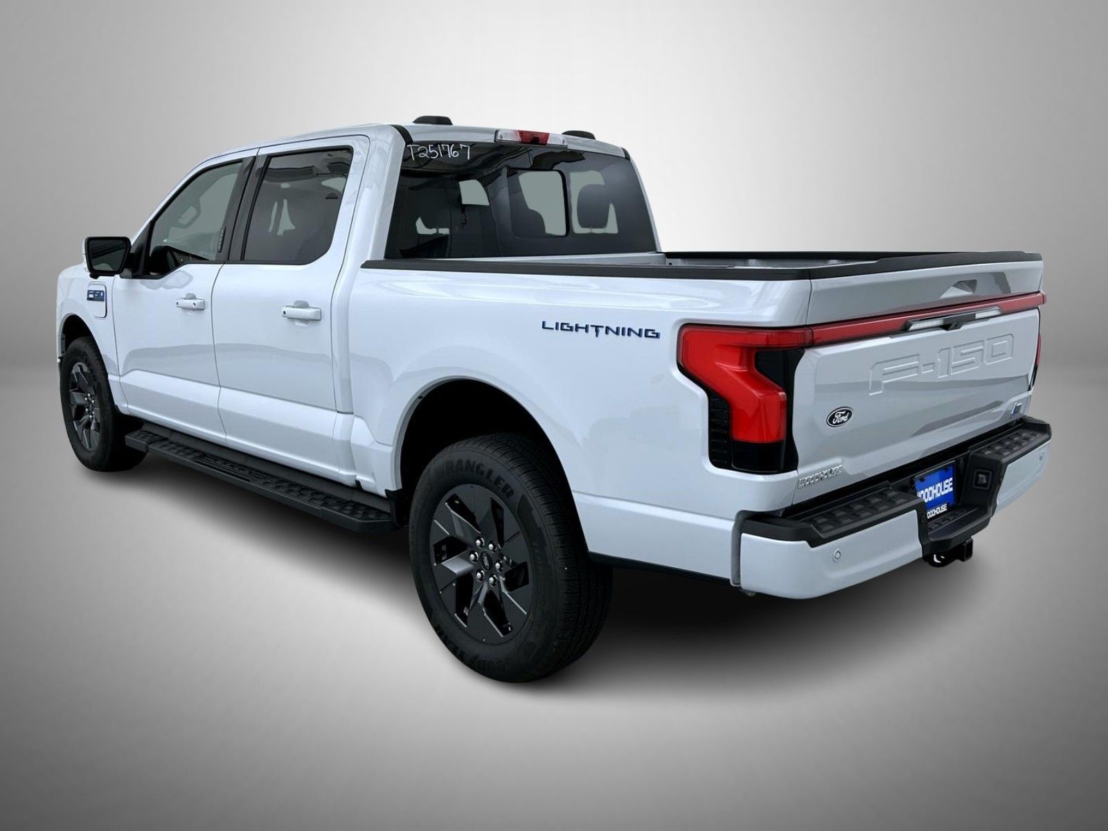 2025 Ford F-150 Lightning Lariat photo 4