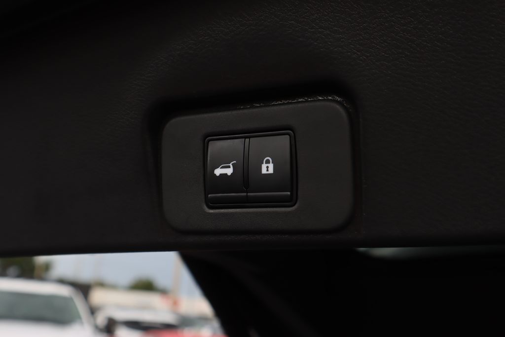 2023 Nissan Rogue SL photo 24