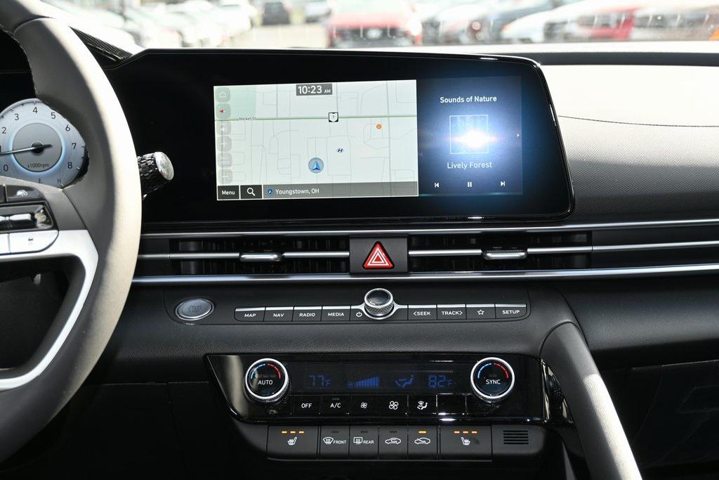 2025 Hyundai Elantra SEL Convenience photo 12