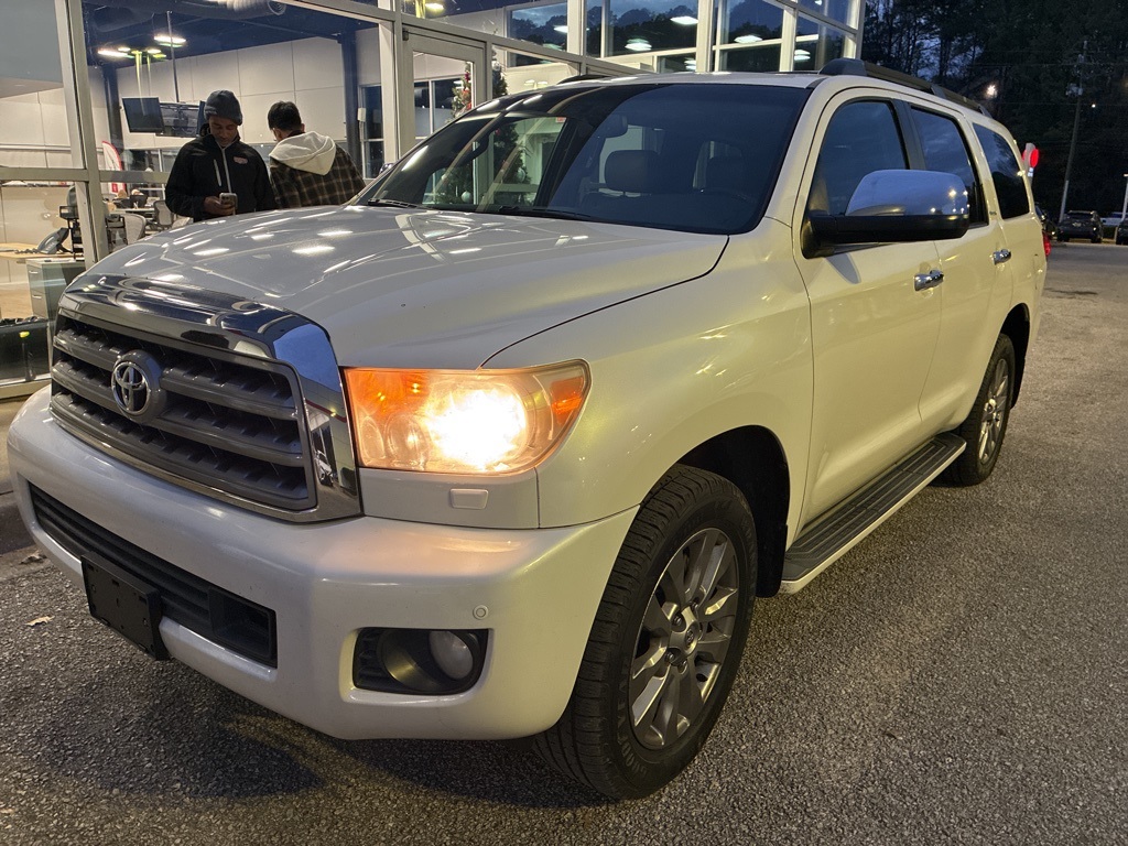 2010 Toyota Sequoia Platinum's photo