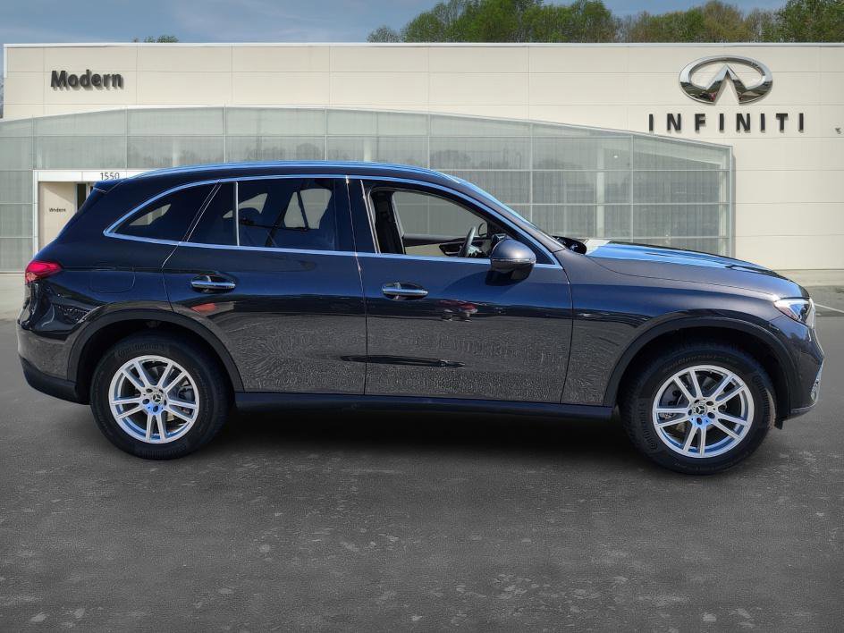 2024 Mercedes Benz GLC 300 4MATIC photo 3