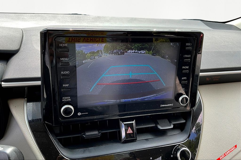 2022 Toyota Corolla LE photo 11