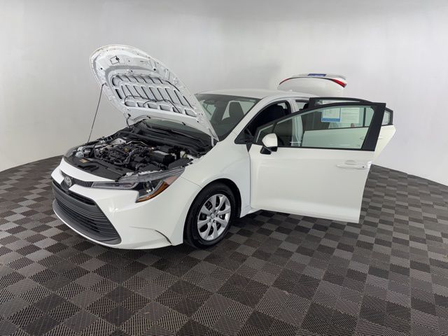 2024 Toyota Corolla LE photo 10