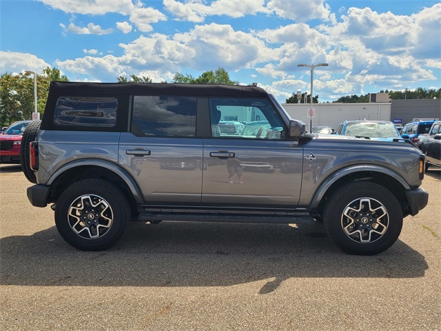 2023 Ford Bronco Outer Banks photo 4