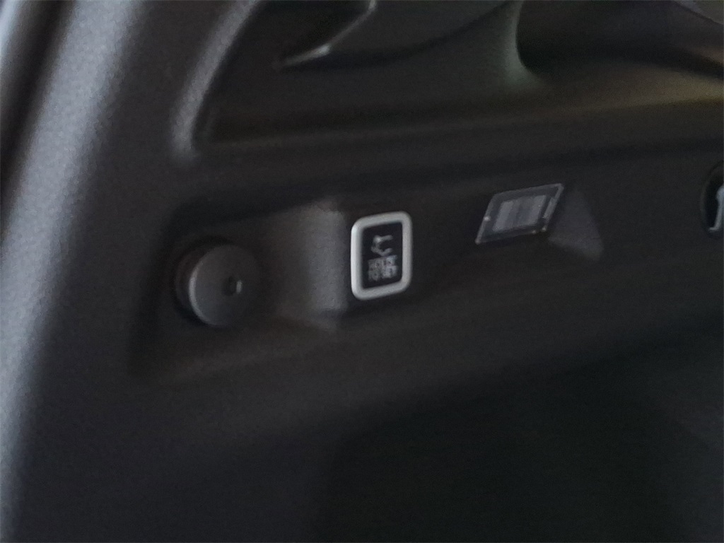 2025 Jeep Grand Cherokee Limited photo 10