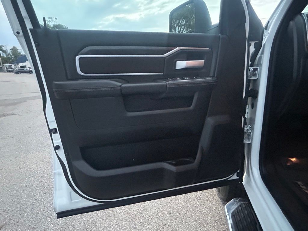 2024 Ram 2500 Big Horn photo 35