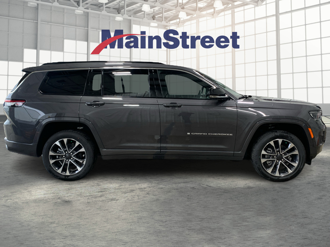 2025 Jeep Grand Cherokee Overland photo 3