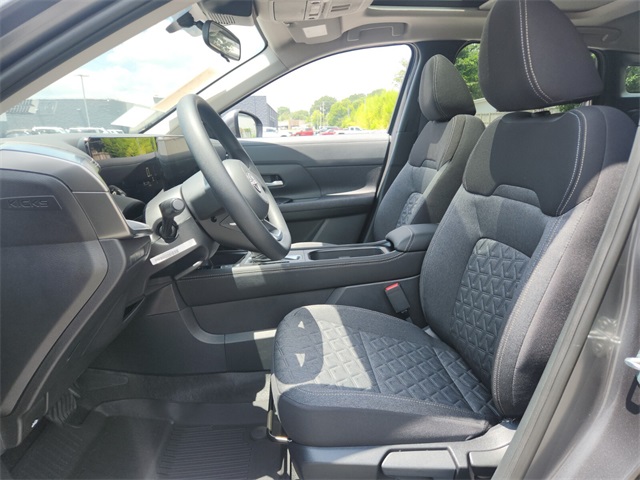 2025 Nissan Kicks SV photo 5