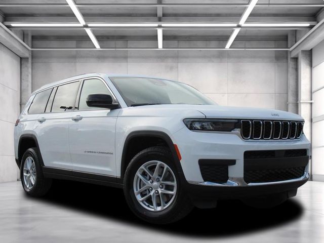 2025 Jeep Grand Cherokee L Laredo's photo