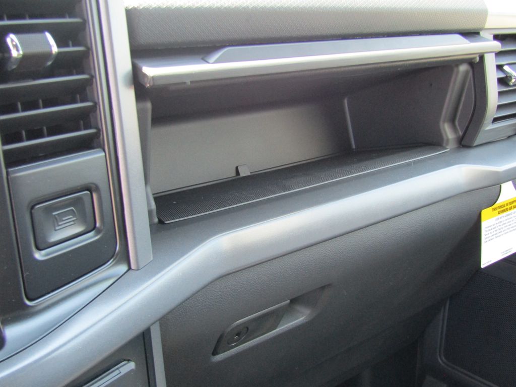 2025 Ford F-150 XLT photo 24
