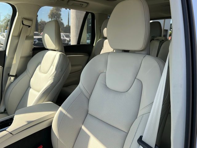 2025 Volvo XC90 photo 19