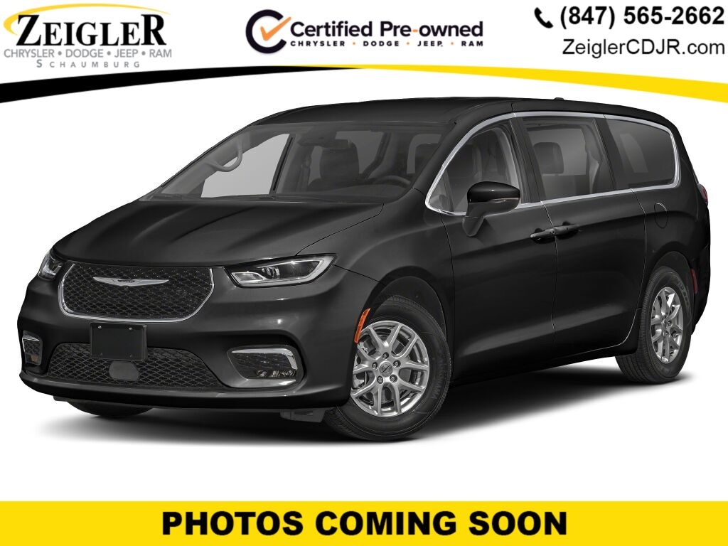 2024 Chrysler Pacifica Touring L's photo