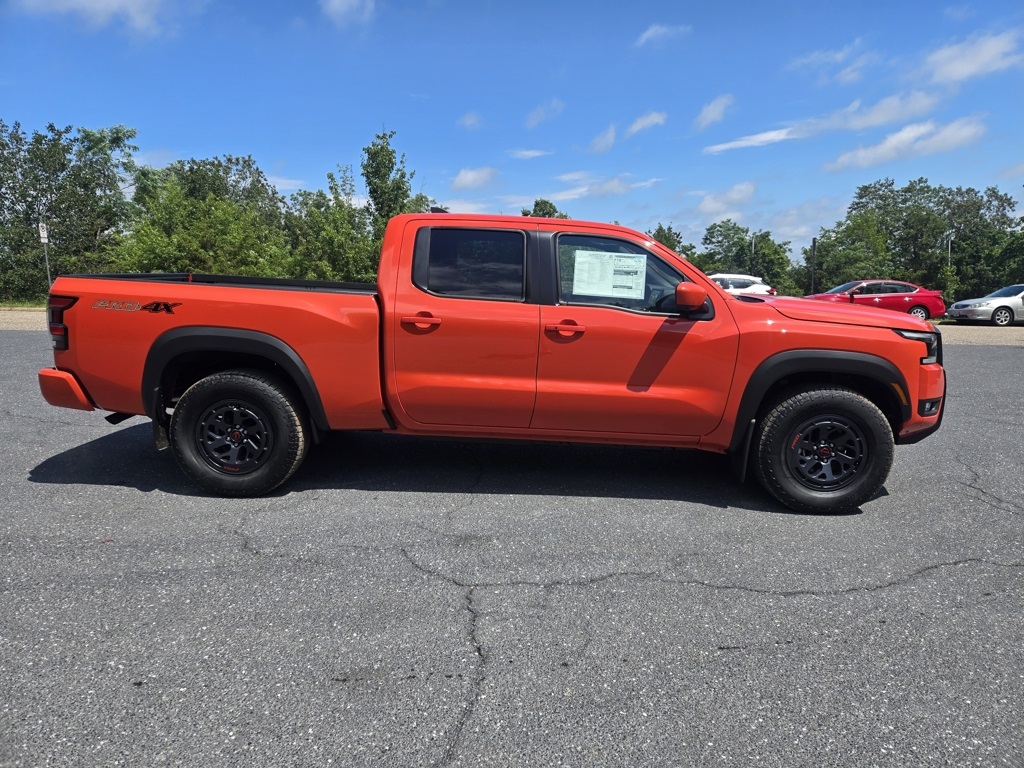 2025 Nissan Frontier PRO-4X photo 2