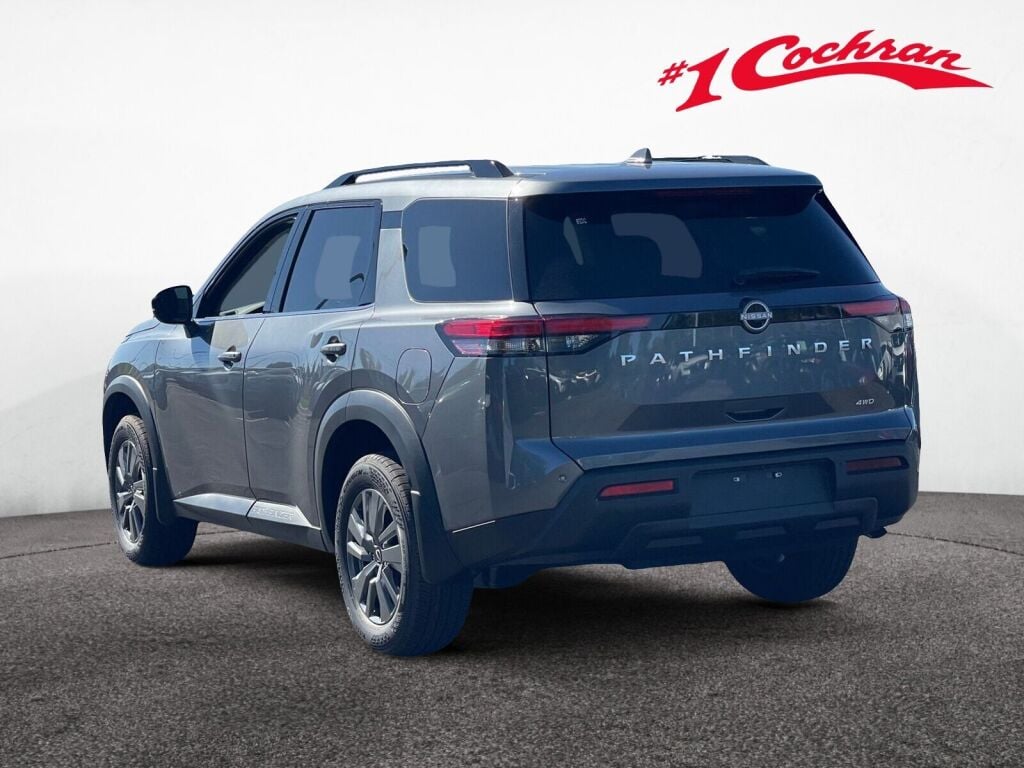 2025 Nissan Pathfinder SV photo 4