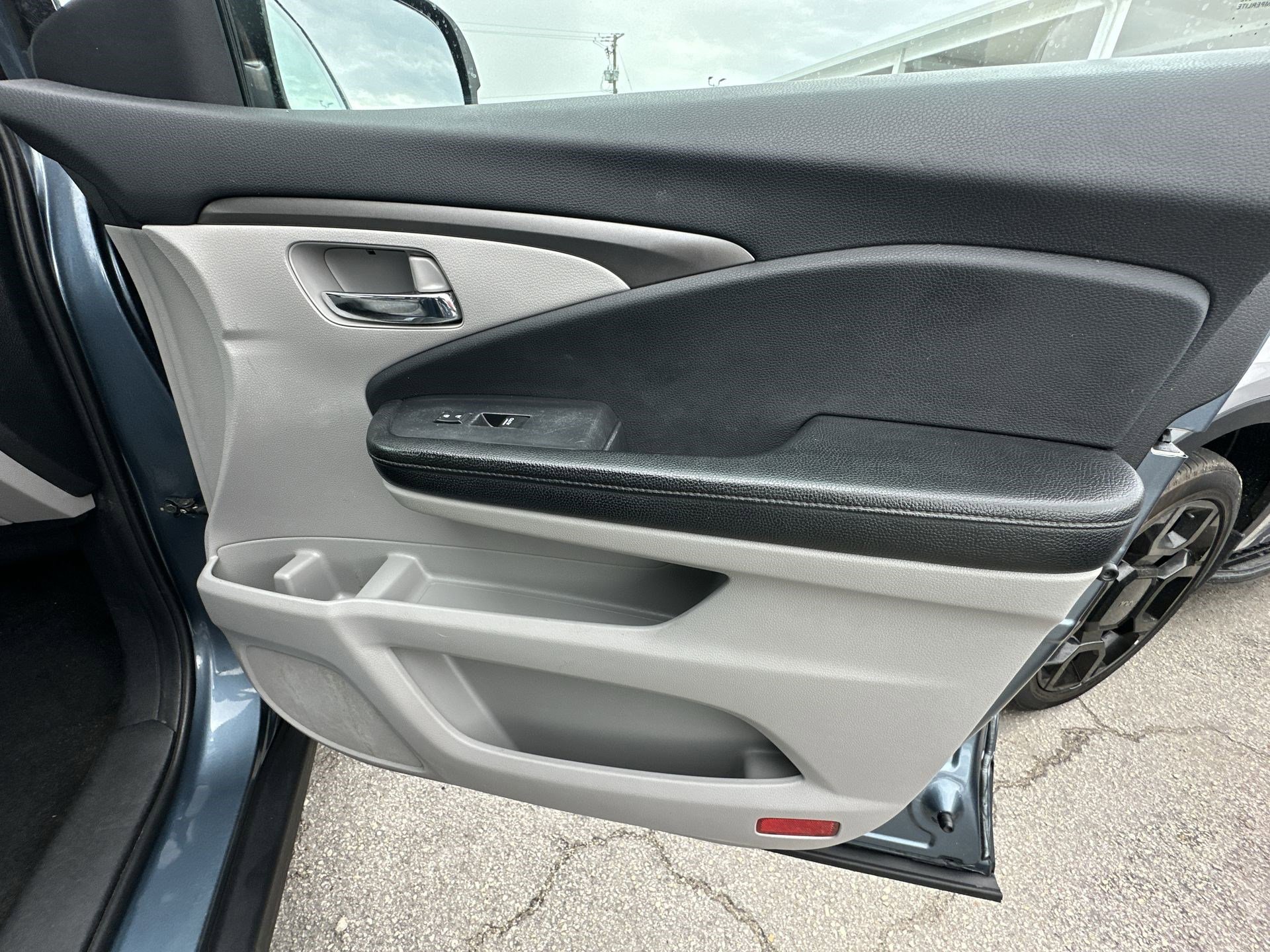 2018 Honda Pilot EX photo 26