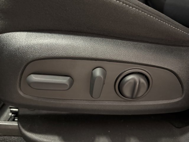 2022 Chevrolet Traverse Cloth photo 12