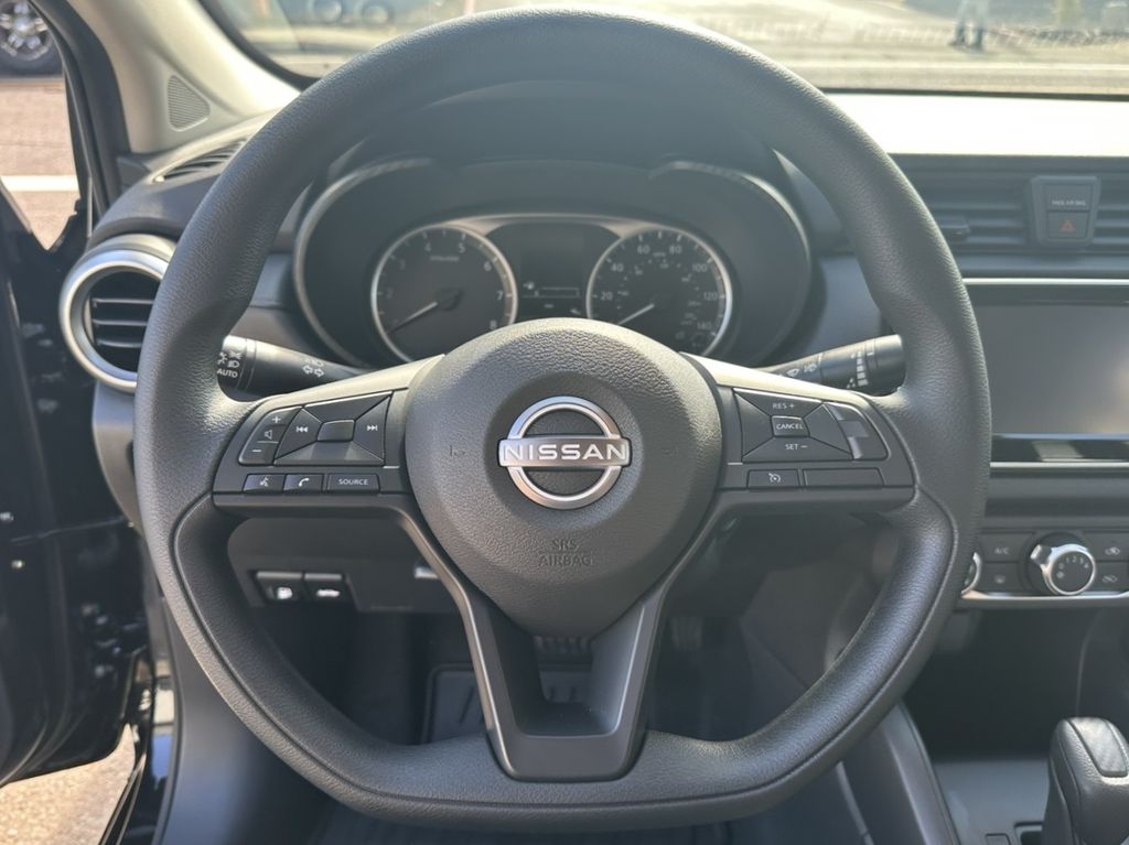 2025 Nissan Versa 1.6 S photo 16
