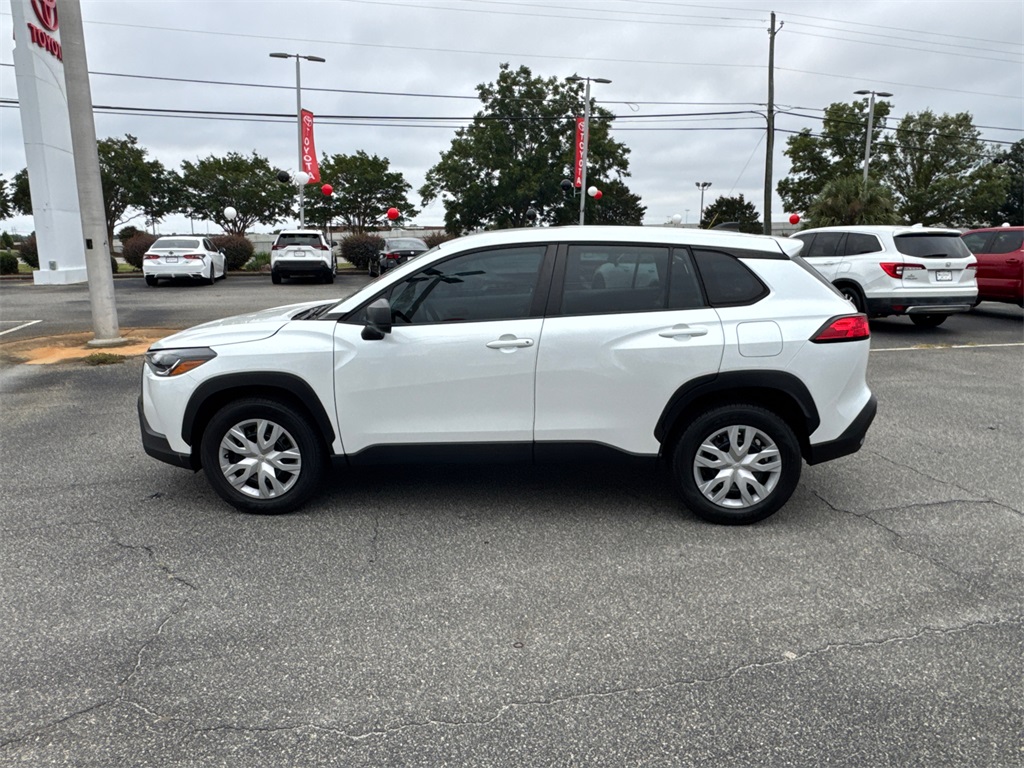 2022 Toyota Corolla Cross L photo 5