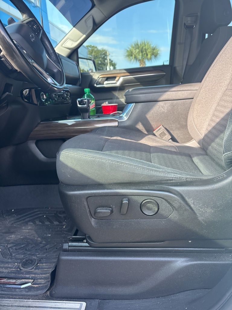 2024 Chevrolet Silverado 1500 RST photo 3