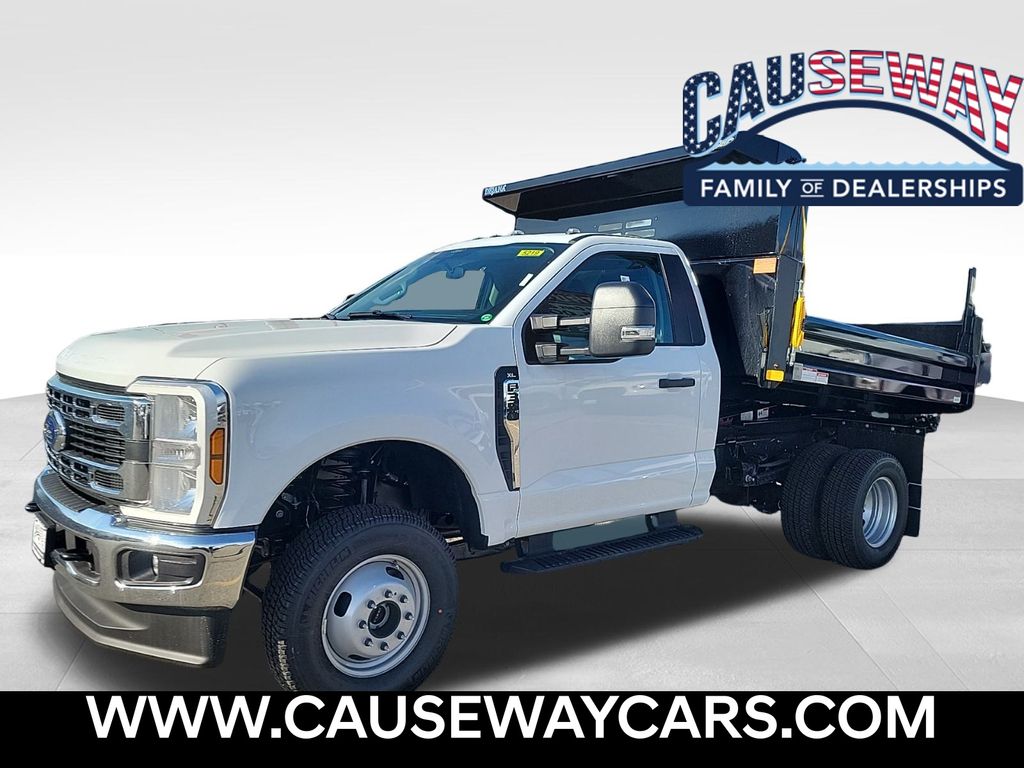 2024 Ford F-350 Super Duty Chassis Cab XL's photo