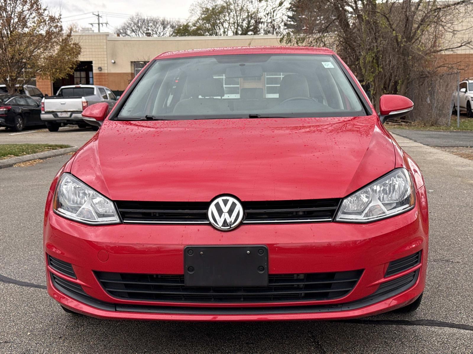 2016 Volkswagen Golf TSI S photo 2