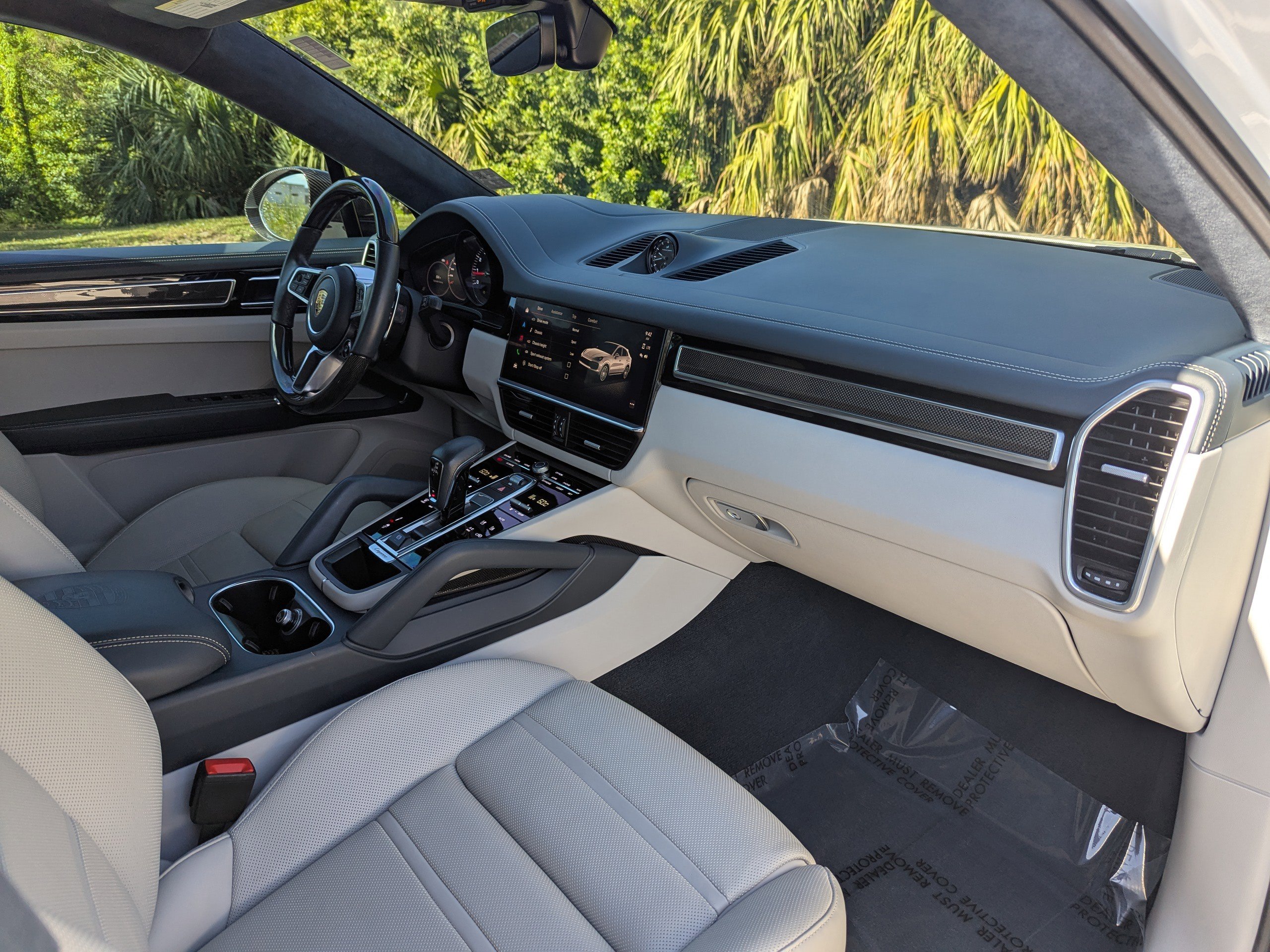 2023 Porsche Cayenne GTS Coupe photo 14