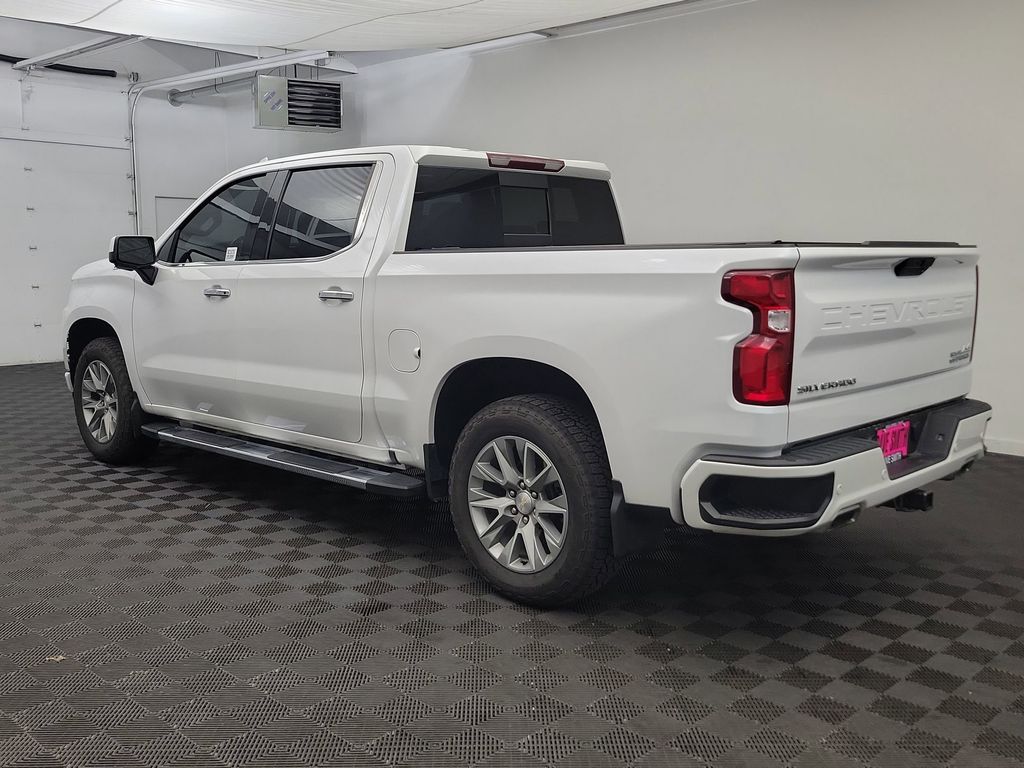 2022 Chevrolet Silverado 1500 High Country photo 3