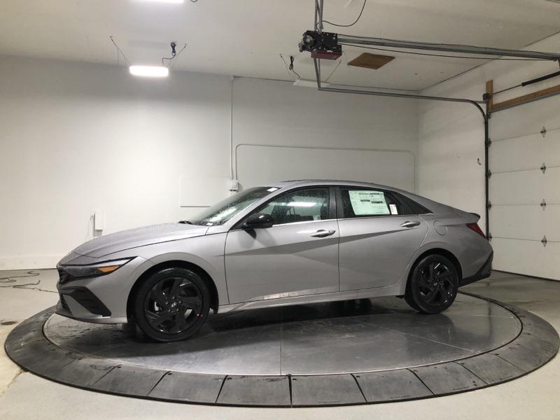 2026 Hyundai Elantra SEL Sport photo 4