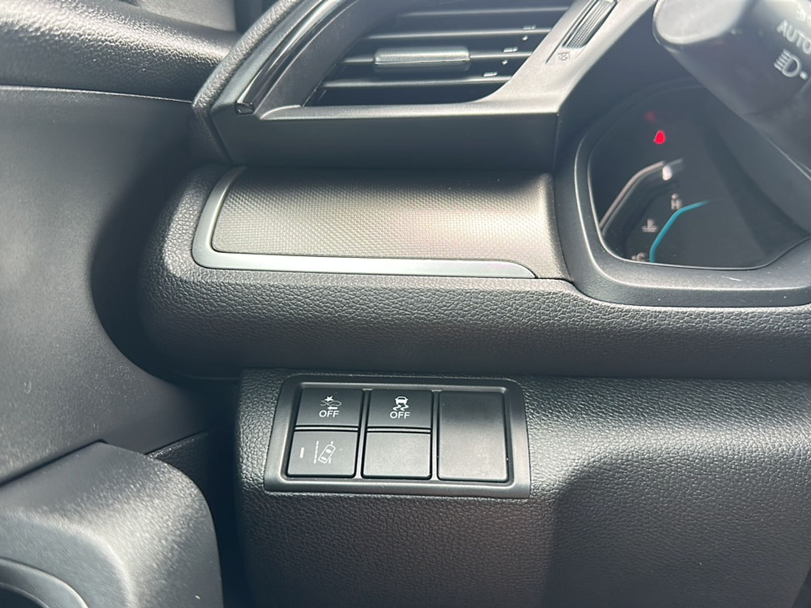 Used 2019 Lunar Silver Metallic Honda LX image 31