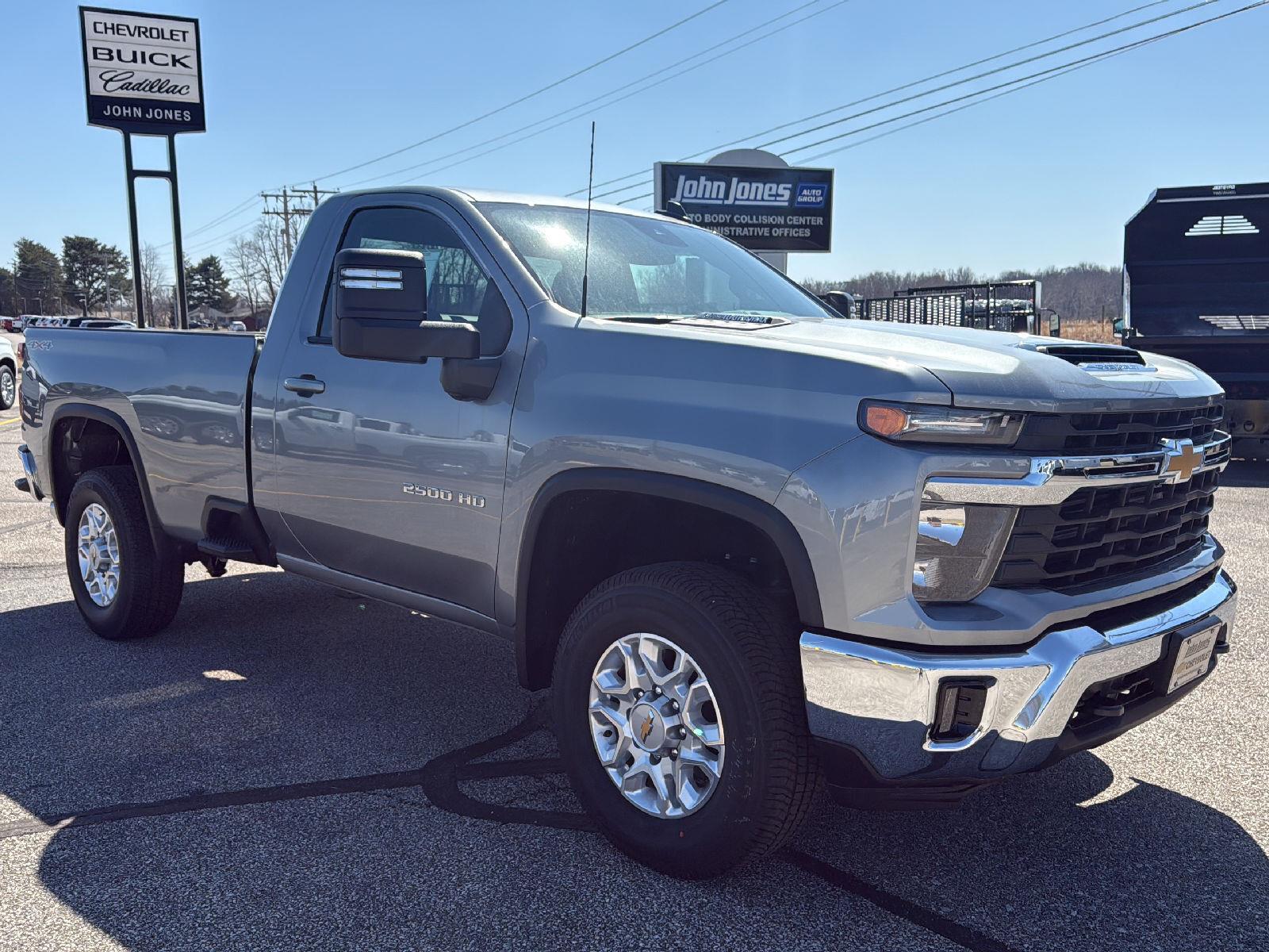 2025 Chevrolet Silverado 2500HD LT photo 2