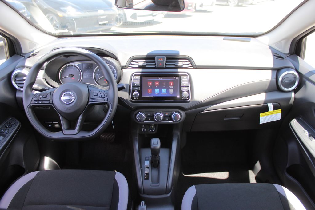 2025 Nissan Versa 1.6 S photo 16