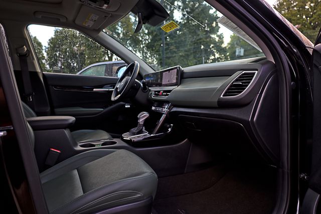 2024 Kia Seltos SX photo 35